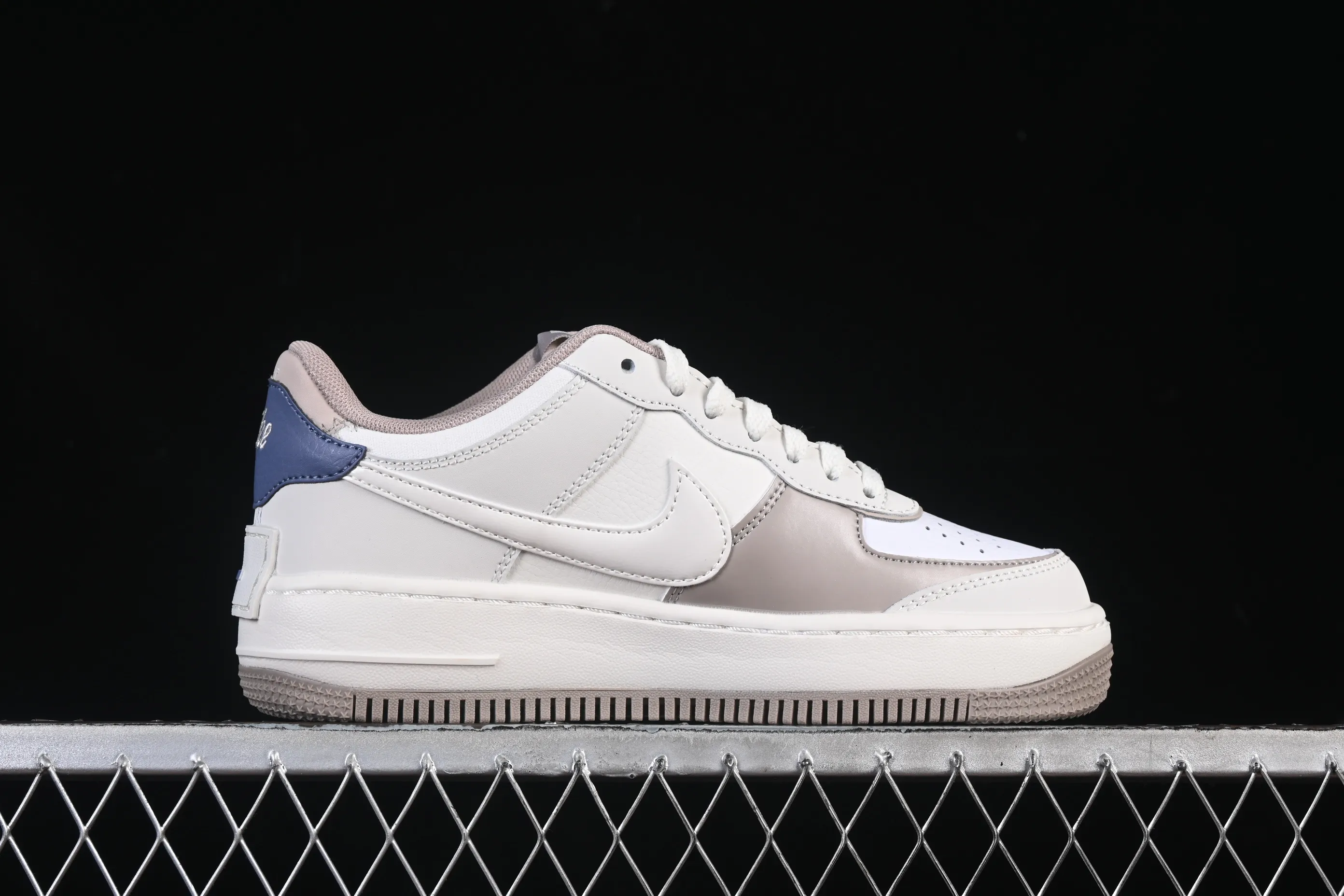All Categories Nk Air Force 1 Air Force Series Nk Air Force 1 Shadow Air Force Lightweight Increase Nike Air Force 1 Shadow Air Force One Lightweight Increase Low Top Versatile Sneakers IO7594-101